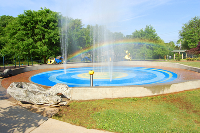 Splash pad with rainbow